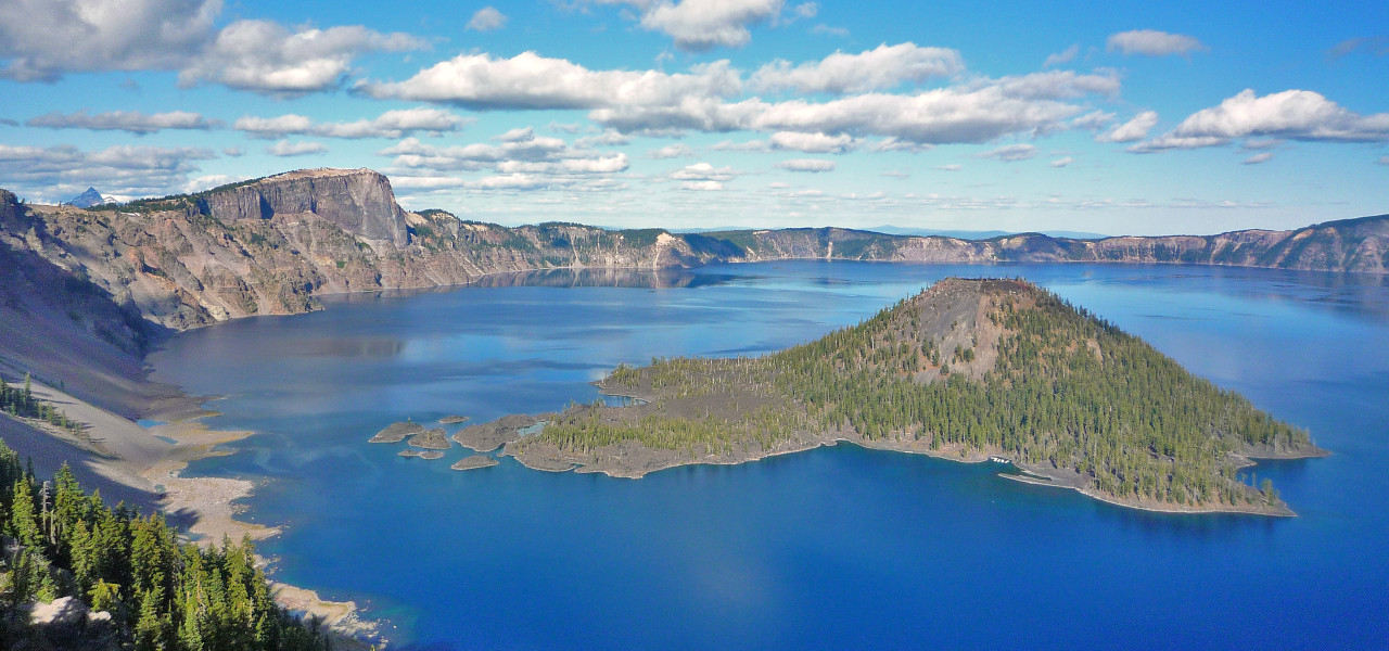 The beautiful landscape of Crater Lake